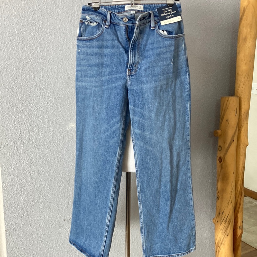New Abercrombie and Fitch The 90s Relaxed Jeans high rise